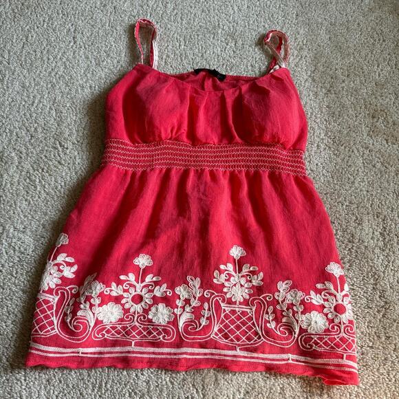Pinkish red top with white flower embroidery and tie up back - Picture 3 of 3
